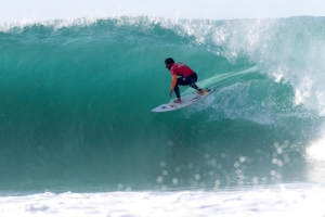 Michel Bourez continua em grande forma