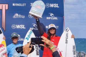 Duas Surfistas Portuguesas fazem história em França