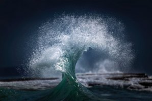 Fotógrafo Ray Collins retrata a natureza explosiva e imprevisível do mar