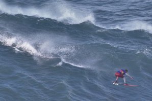 A ONDA GIGANTE DA NAZARÉ CAPTADA DE PERTO