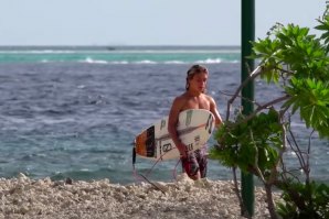 Jackson Dorian passa férias de verão nas Maldivas