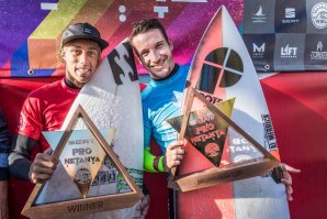 Finalistas na Kontiki Beach em Israel.