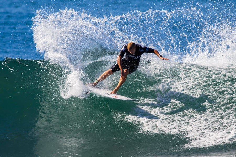 Mick Fanning, detentor do troféu, é o típico atleta que ninguém quer apanhar em Trestles.