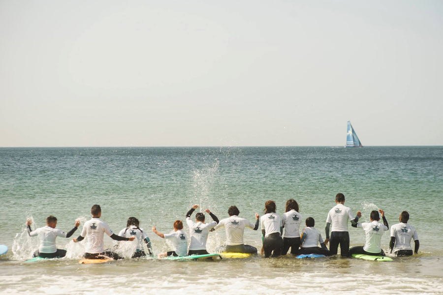 Uma imagem retirada de um dos surf camps do Wave by Wave.