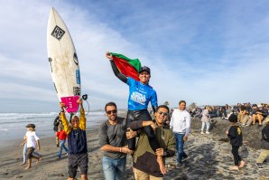 Portuguesa Francisca Veselko é Campeã do Mundo Junior de Surf