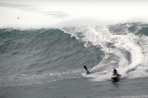 Hoje e amanhã a Nazaré vai mostrar toda a sua força