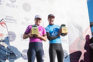 Gabriel Medina e Tyler Wright triunfam em França