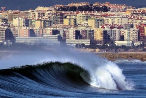 ASCC INAUGURA ESCOLA DE SURF COM PARCERIA DA BILLABONG