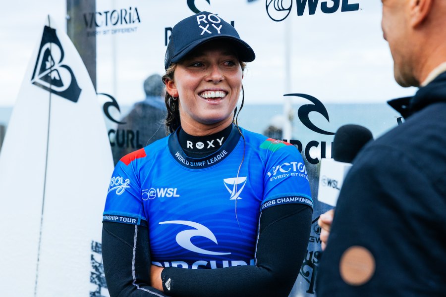 Francisca Veselko segue em frente em Bells Beach; Yolanda Hopkins cai após boa entrada em prova