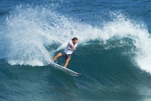 Frederico Morais despede-se do Havai com um 25. º lugar em Pipe.