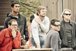 Rodrigo Herédia observa as ondas num dos eventos organizados por si