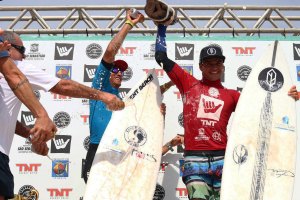 Deivid Silva venceu dois QS's de rajada em águas brasileiras.