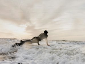 Surf de Inverno em Portugal: Ondas, Clima e Preparação
