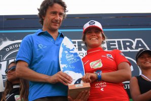 Francisca Pereira dos Santos, bicampeã nacional de surf open. 