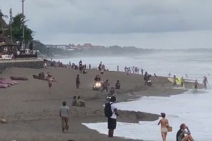 Atitude dos três motoqueiros estrangeiros foi travada por locais.