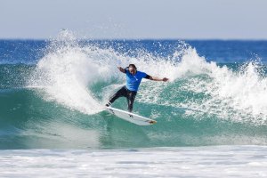 A surfista havaiana, Carissa Moore, que detém 3 títulos mundiais, a dar tudo em Hossegor.