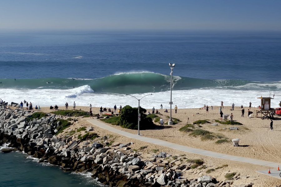 The Wedge acordou em modo caos com a primeira grande ondulação sul do ano