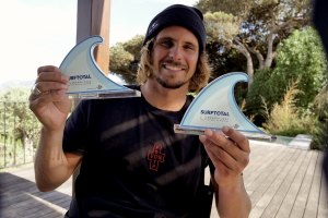 "Faltava um evento para premiar os surfistas portugueses" - Nic Von Rupp, vencedor dos Surftotal Awards (Ondas Grandes à Remada e Tow-in)