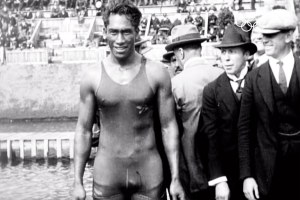 Duke Kahanamoku nos Jogos Olímpicos de Estocolmo, em 1912.