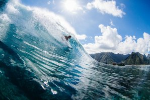 Griffin Colapinto durante a etapa do Tahiti Pro Teahupo&#039;o Foto: Matt Dunbar/WSL via Getty Images