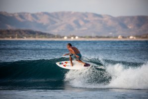 Tom Curren de 56 anos de idade é um dos maiores embaixadores do surf mundial