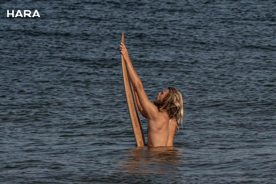 Hara Surfboards: nova marca portuguesa aposta na cortiça para construir pranchas de alta performance