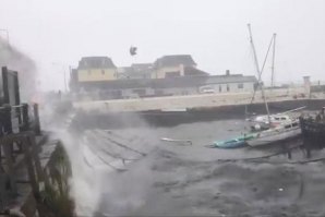 Rasto de destruição na Irlanda.
