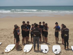 Flow Surf School durante uma aula  