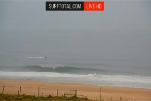 Assiste em direto ao free surf na Praia do Norte.