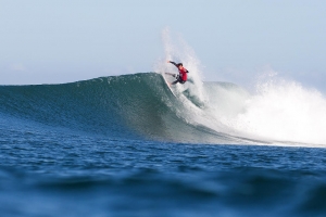 Julian Wilson na única onda surfada da final