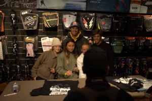 Júniores portugueses e atletas do CT juntam-se no Team O'Neill Meeting na 58 Surf de Peniche