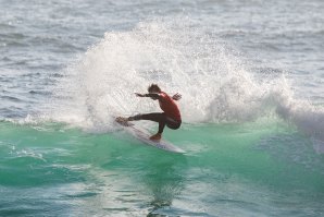 Uma manhã de altas ondas na 2.ª etapa do Circuito Billabong Ericeira 2018