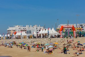 Caparica Surf Fest arranca com ambiente de verão e forte adesão na Costa de Caparica