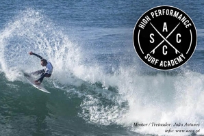 ASCC SURF ACADEMY: JOÃO ANTUNES VAI TREINAR JOVENS DA CAPARICA