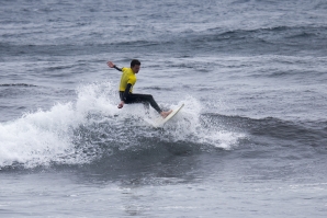 CIRCUITO AÇORES DE SURF E BODYBOARD TERMINA COM BOAS ONDAS NA ILHA TERCEIRA