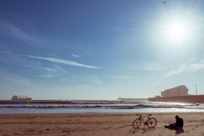 BOAS ONDAS E SURF DE QUALIDADE NO PONTÃO DE MATOSINHOS