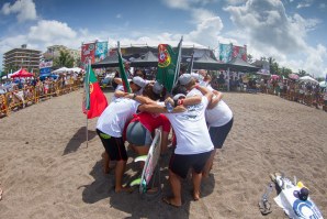 União. Uma imagem que não esqueceremos da Seleção Nacional no mundial da Costa Rica.