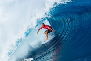 Kelly Slater voltou a dominar as atenções em Cloudbreak. 