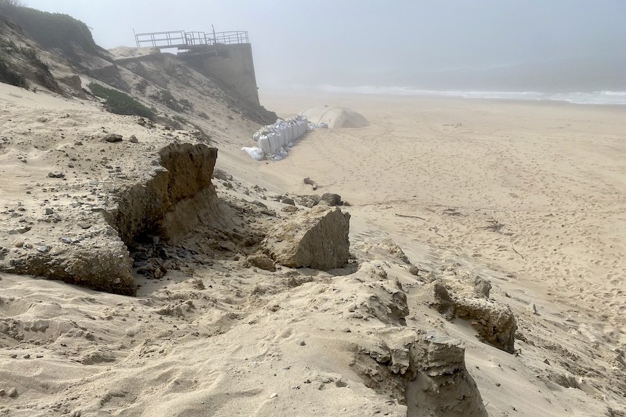 A batalha invisível pela areia que protege praias, ondas e comunidades costeiras