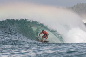 Julian Wilson na Indonésia, uma imagem que vamos poder ver em 2018.