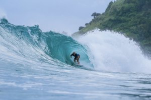 Julian Wilson surpreende Italo Ferreira e avança para os 1/4 de final com a melhor prestação No Gold Coast Pro