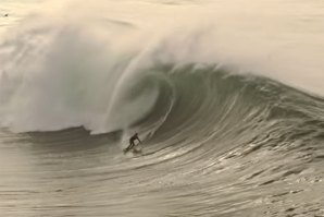 Imagens mostram que dezembro foi um mês histórico na Praia do Norte 