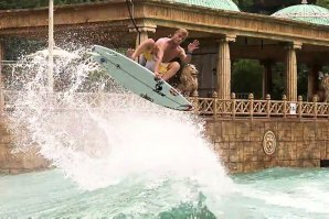 Mick Fanning a voar alto em Kuala Lumpur.