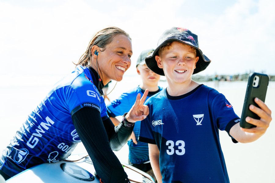 Yolanda Hopkins vence duelo português no arranque do CT em Snapper Rocks