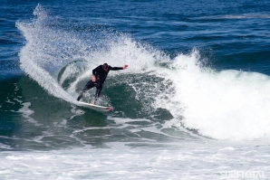 JOSÉ GREGÓRIO: &quot;FOI O MELHOR ANO DE SEMPRE PARA O SURF EM PORTUGAL&quot;