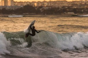 Guilherme Genelioux Costa tem 16 anos e chega-nos da Costa da Caparica