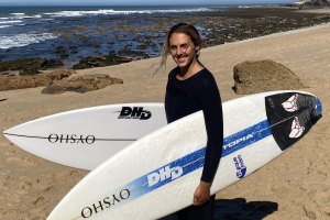 CS Ericeira: líder do ranking feminino Tya Zebrowski, Nadia Erostarbe, entre outras já surfam em Ribeira d’Ilhas