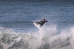 Afonso Antunes, Francisco Almeida, Martim Carrasco e outros deliciam-se nos tubos da Ericeira