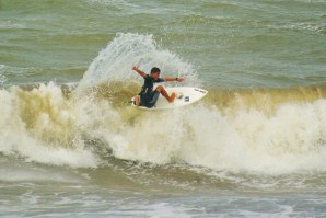 Flávio Nakagima derrotou o favorito local na final.