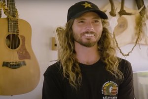 Matt Meola nunca surfa em Pipeline, mas não desperdiça a oportunidade de competir no Vans Pipe Masters